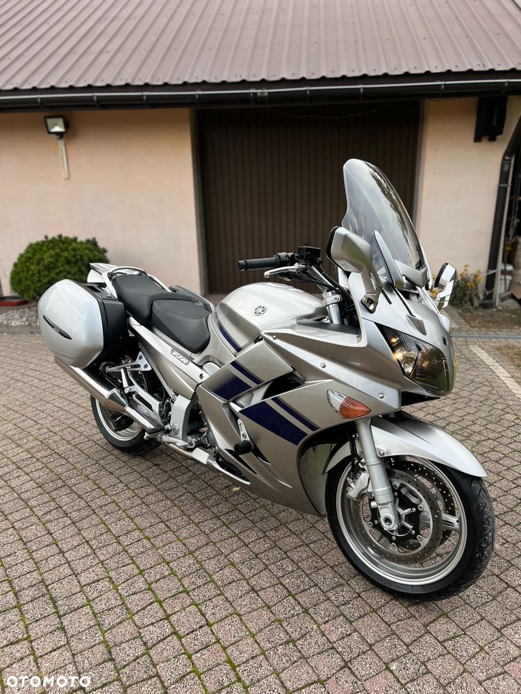Yamaha FJR - 27
