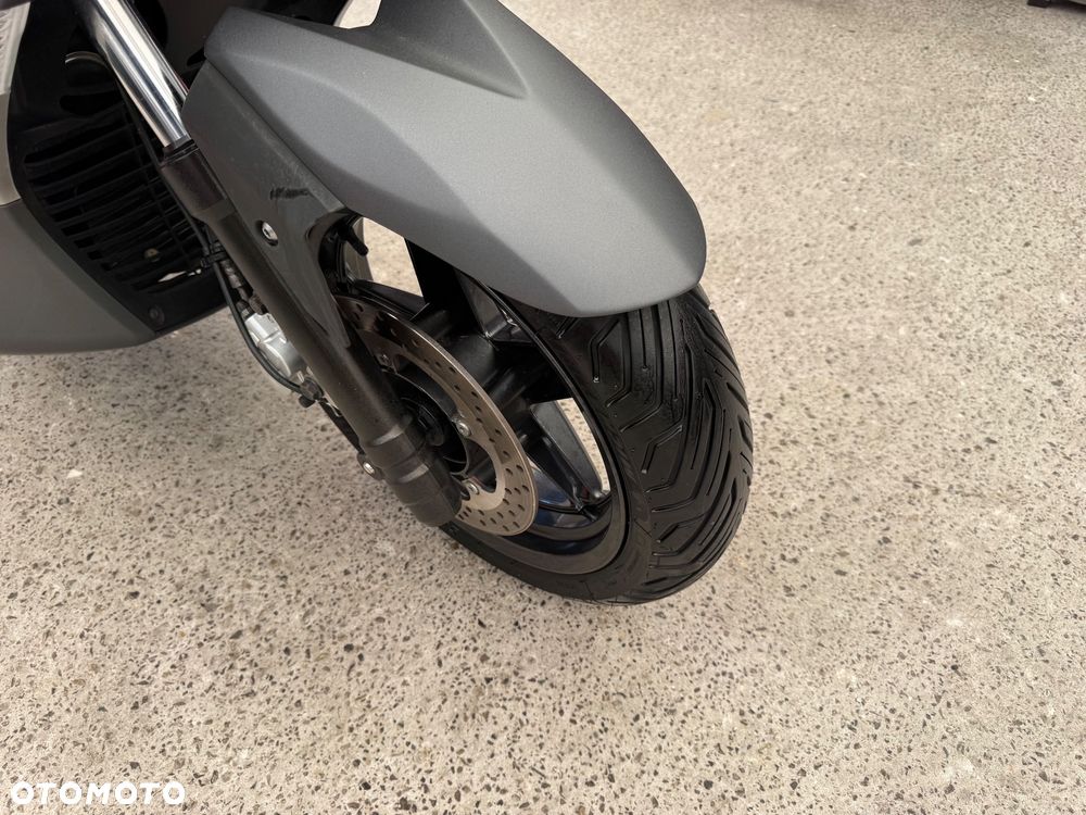 Yamaha X-max - 14