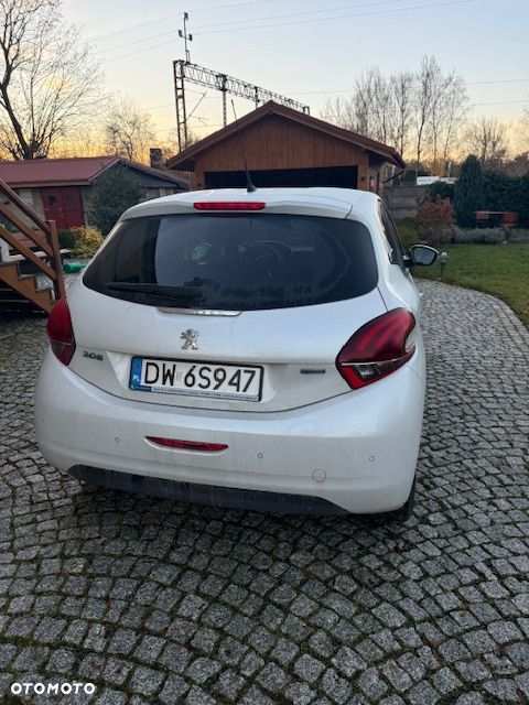 Peugeot 208 - 3