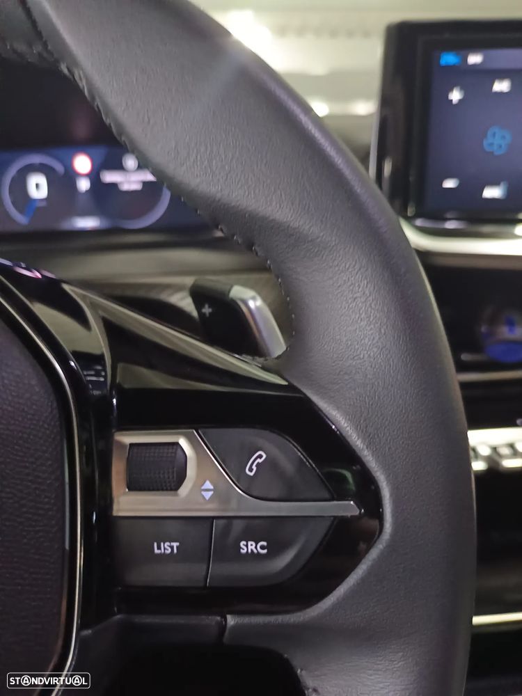Peugeot 2008 — fotografia 14