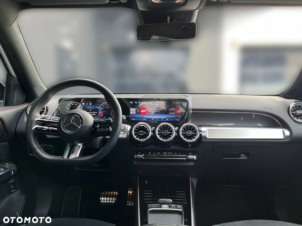 Mercedes-Benz GLB - 14