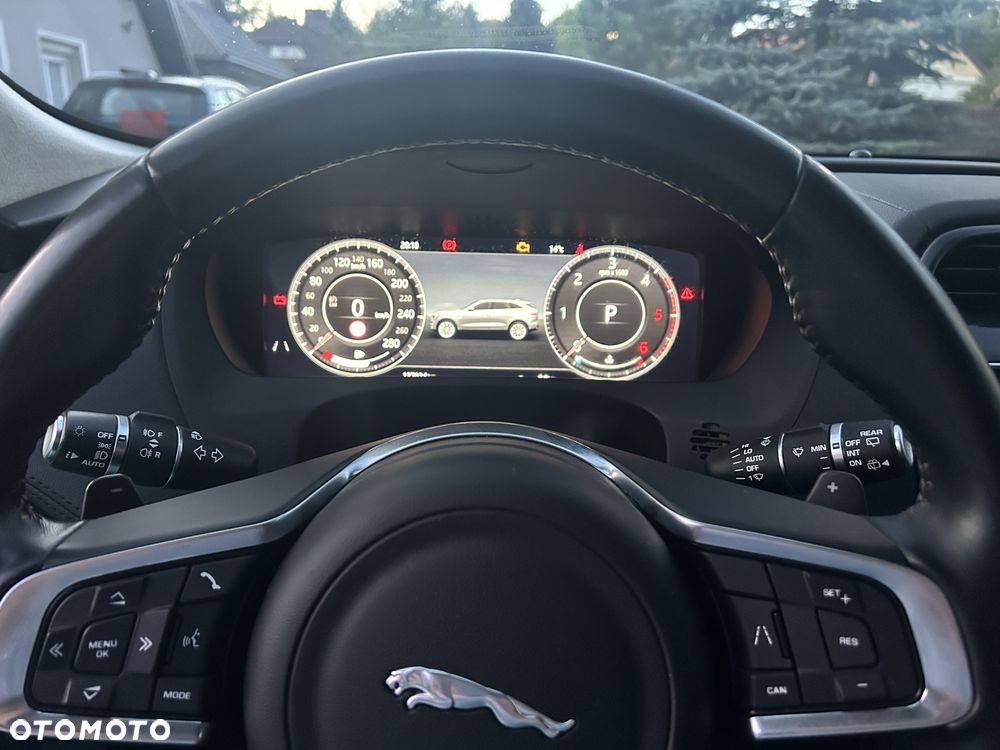 Jaguar F-Pace 20d AWD R-Sport - 18