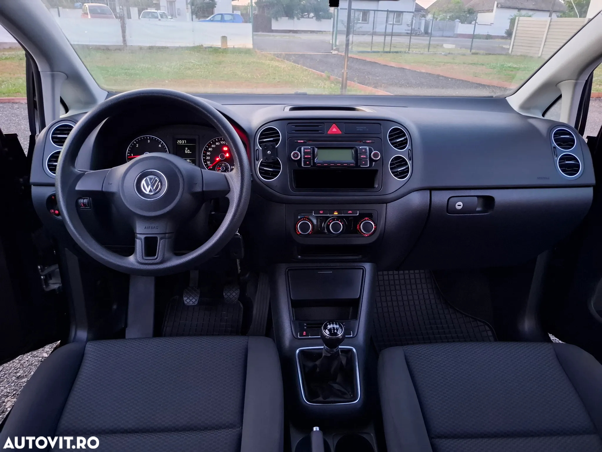 Volkswagen Golf 1.6 TDI DPF Trendline - 7