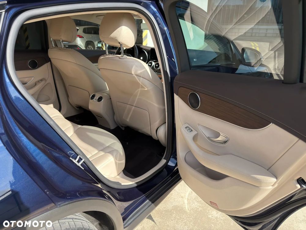 Mercedes-Benz GLC - 34