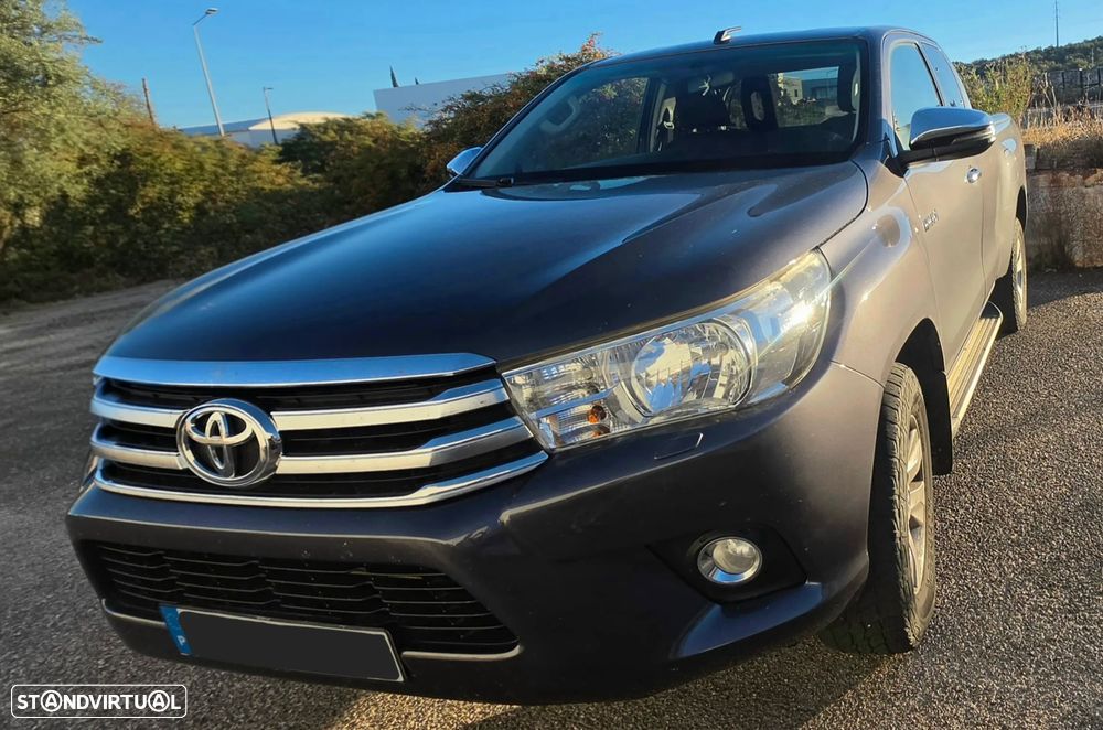 Toyota Hilux - 2
