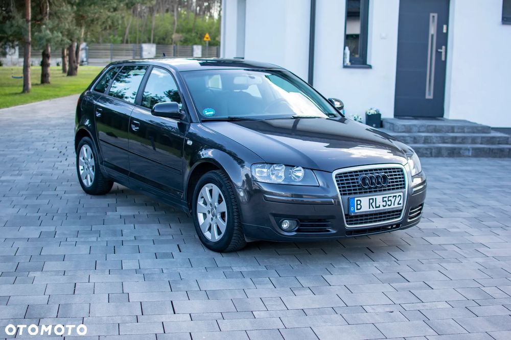 Audi A3 Sportback - 1