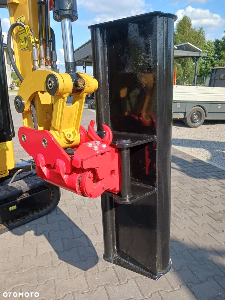 Caterpillar 301.8  CR POWERTILT 3 Łyżki - 27