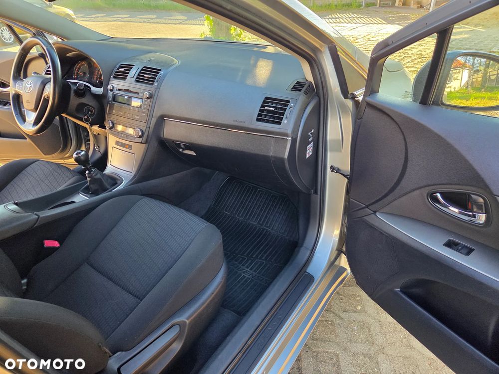 Toyota Avensis 2.0 D-4D Sol - 15