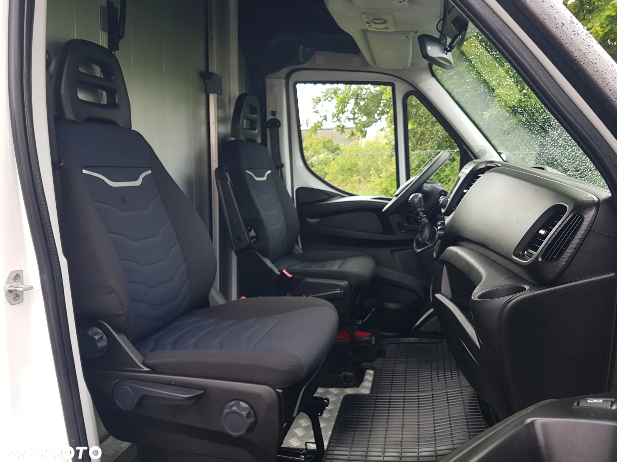 Iveco DAILY KONTENER NISKOPODŁOGOWY 4,43x2,23x2,42 SKLEP FOODTRUCK BAR KLIMA KONIOWÓZ KAMPER - 8
