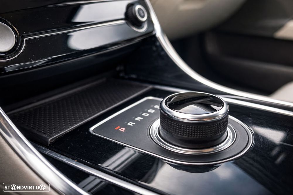 Jaguar XE 2.0 D Prestige AWD Aut. - 51