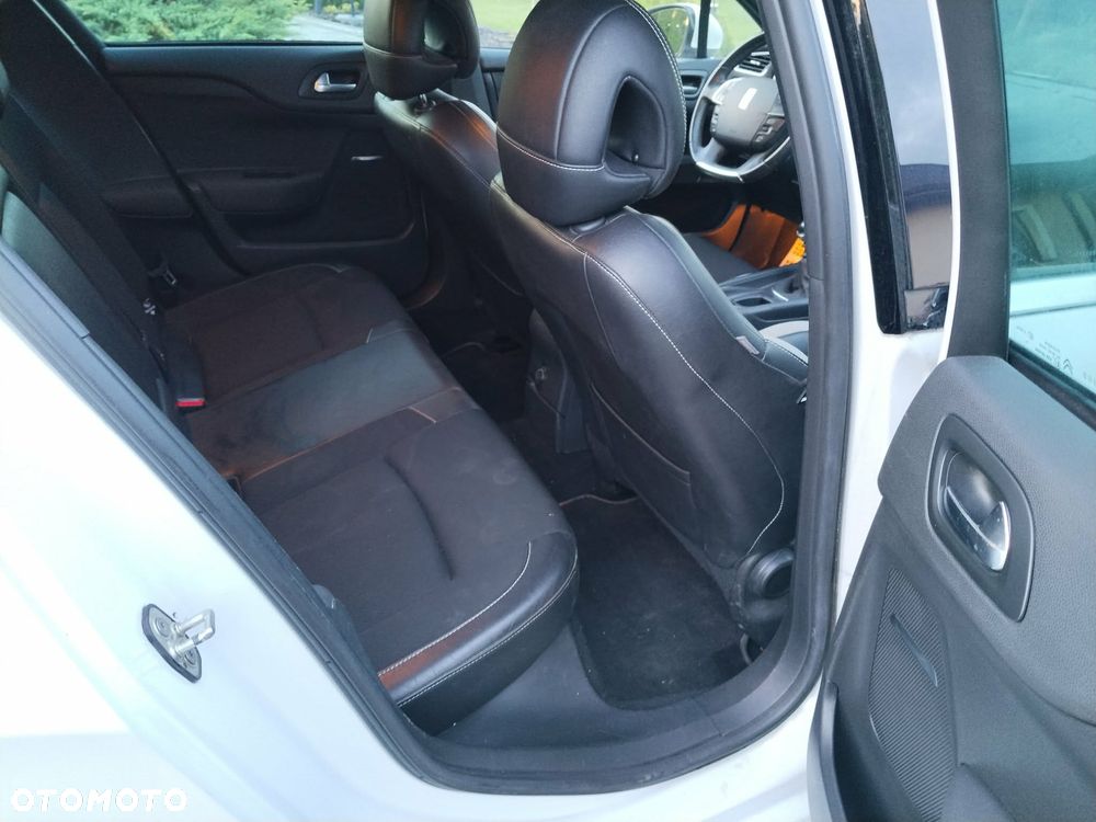 Citroën DS4 1.6 HDi SoChic - 19
