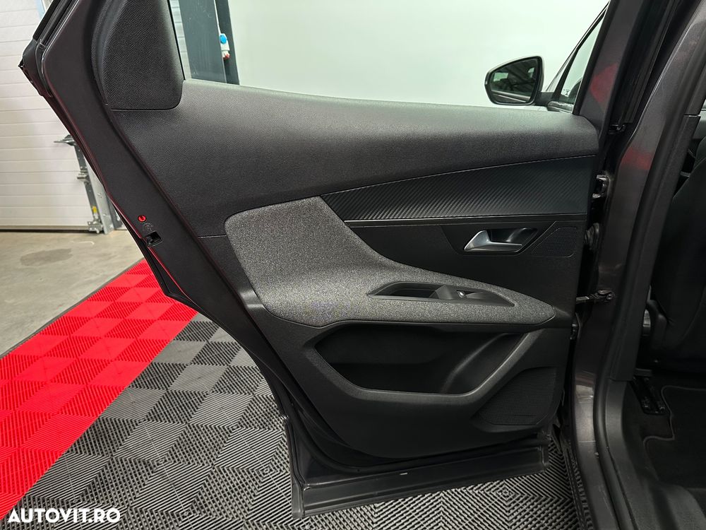 Peugeot 3008 1.2 PureTech Turbo S&S EAT8 Active - 23