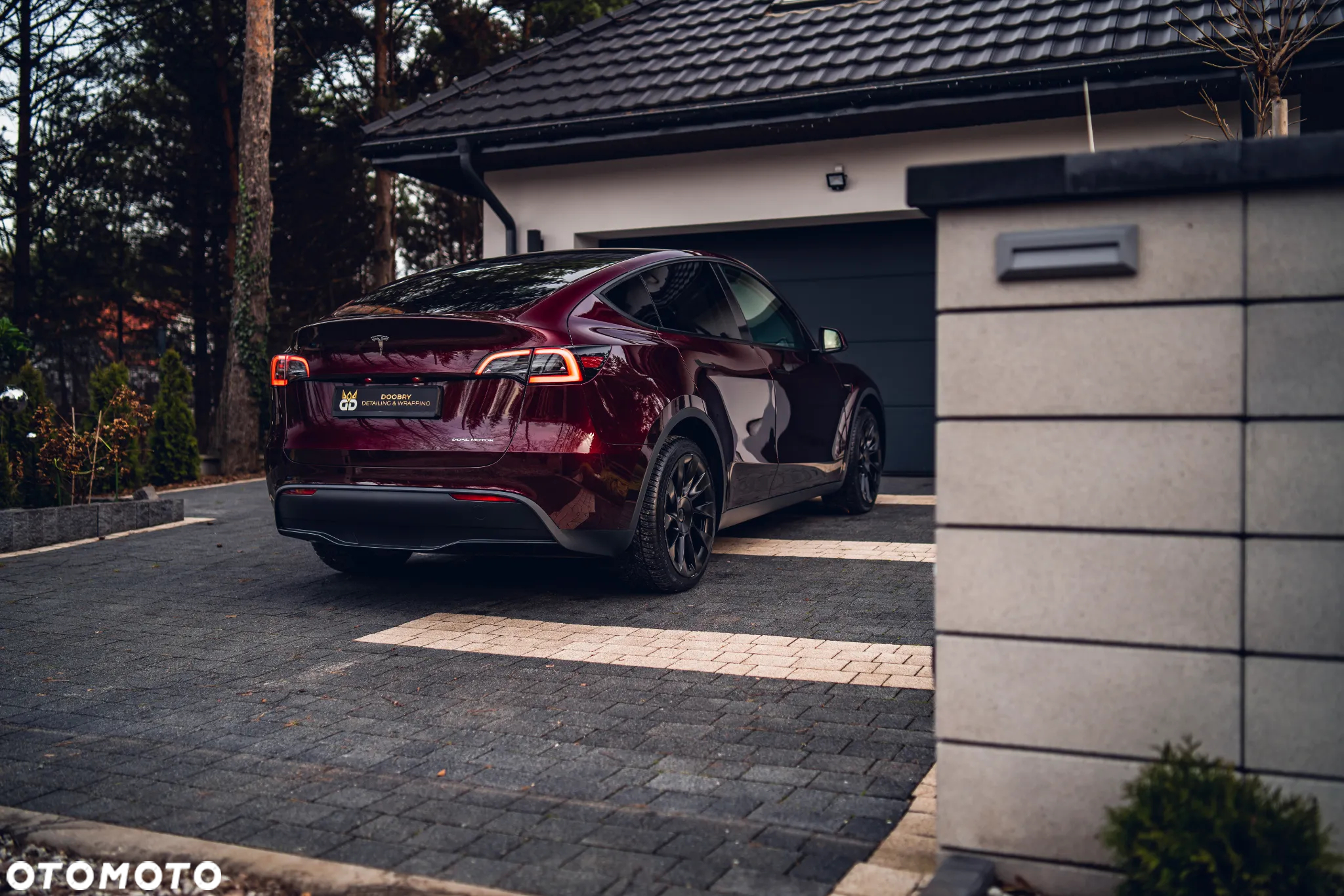Tesla Y Long Range AWD - 11