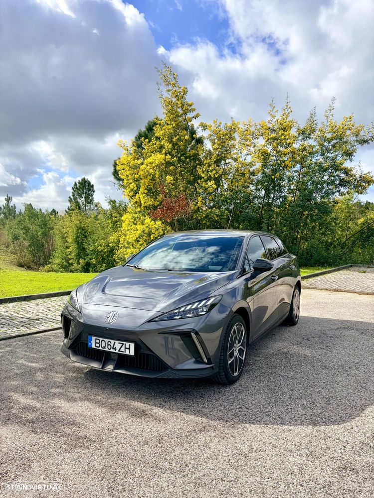 MG MG4 64 kWh Luxury - 1