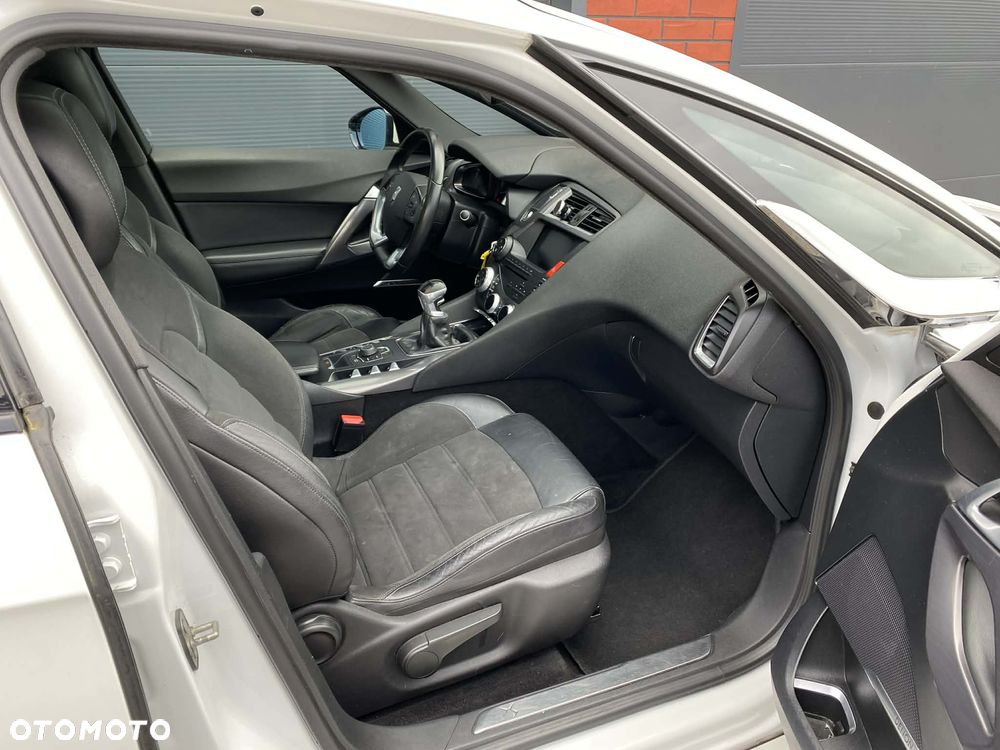 Citroën DS5 HDi 165 SportChic - 8