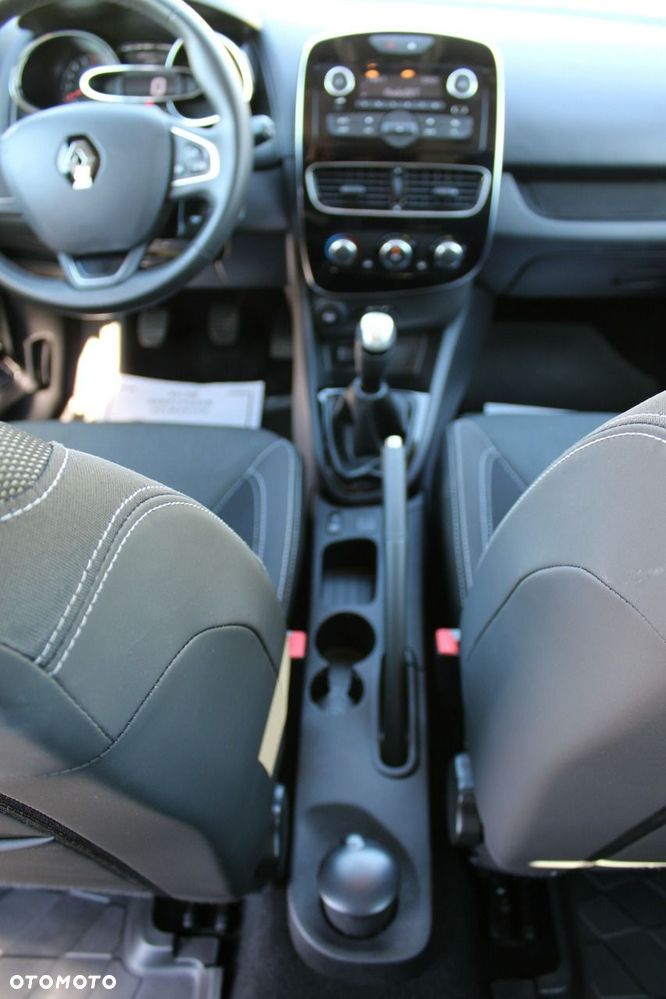 Renault Clio 1.2 16V 75 Business - 17