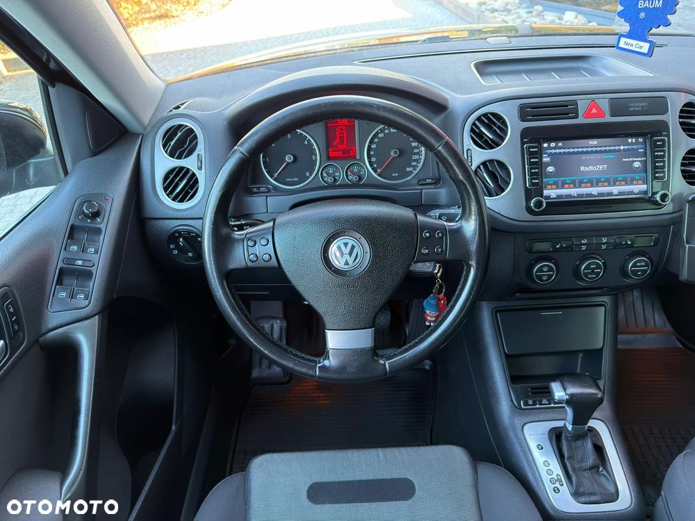 Volkswagen Tiguan - 33
