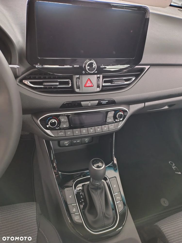 Hyundai i30 1.5 T-GDI 48V Modern DCT - 17