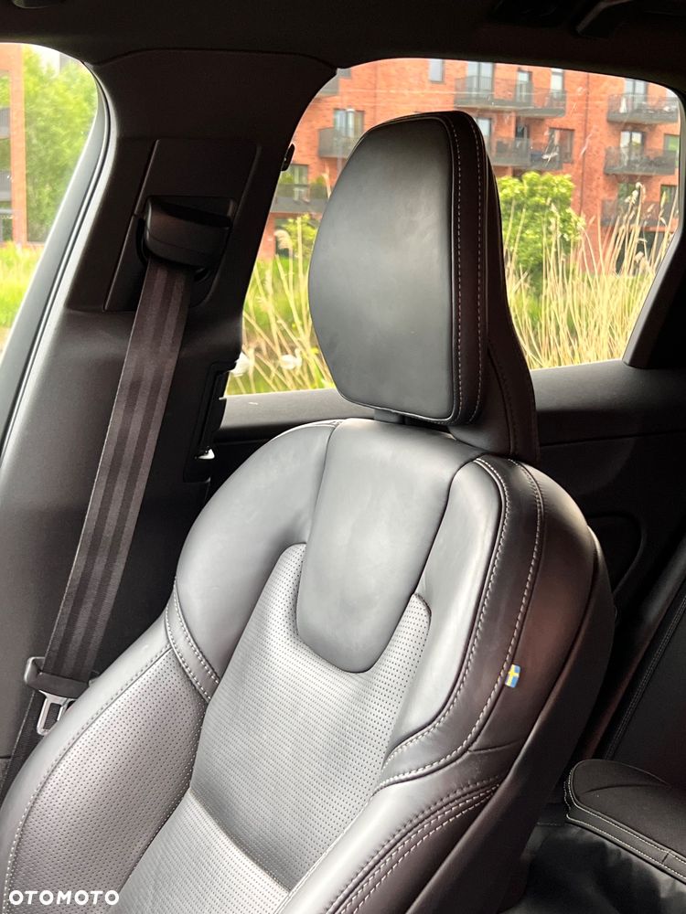 Volvo XC 60 B4 D AWD R-Design - 6