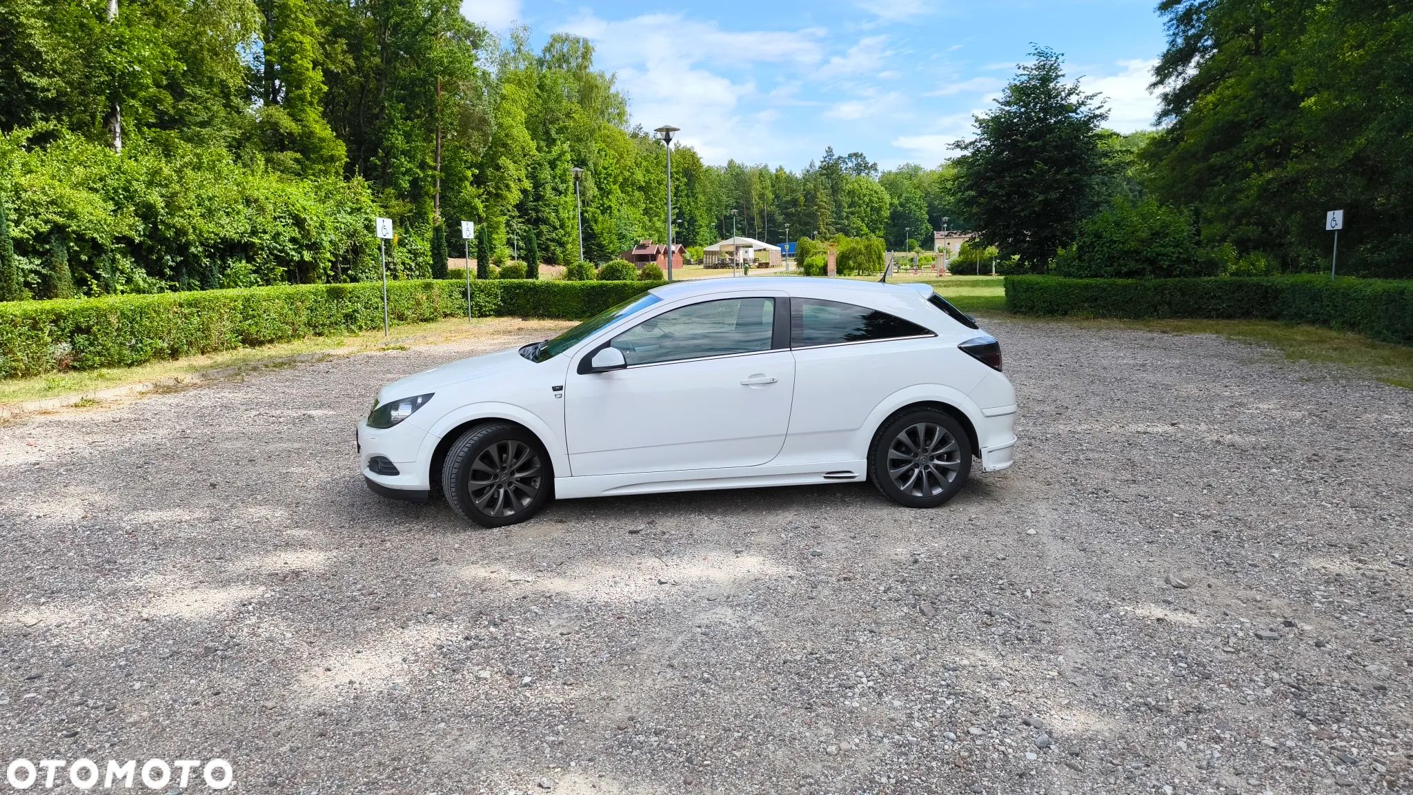 Opel Astra III GTC 1.7 CDTI Cosmo - 1