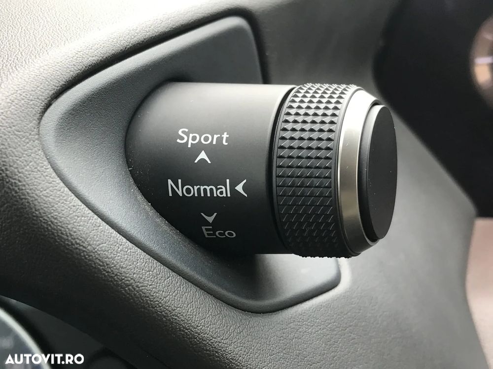 Lexus UX 250h E-FOUR Luxury ML - 26