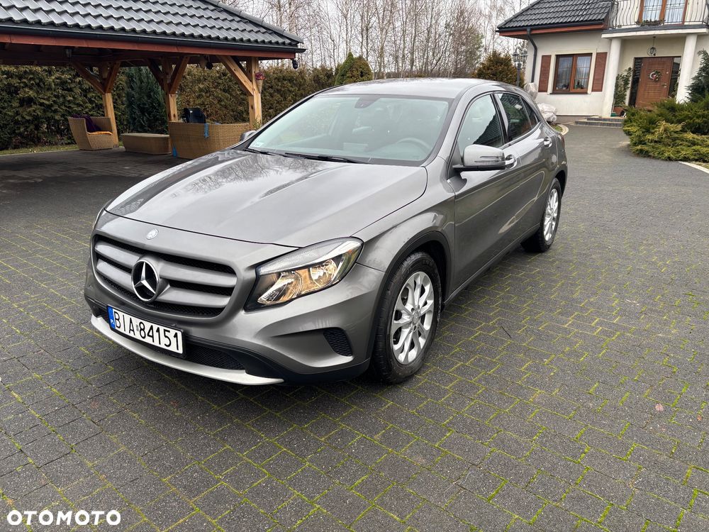 Mercedes-Benz GLA - 4