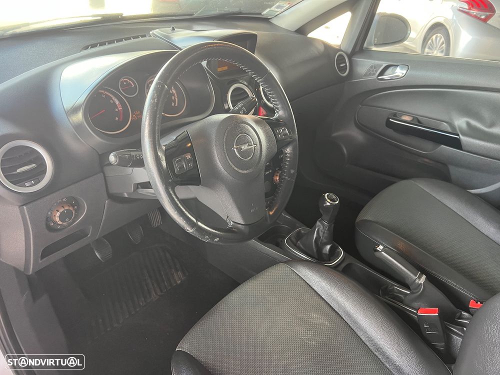 Opel Corsa 1.2 Cosmo - 17