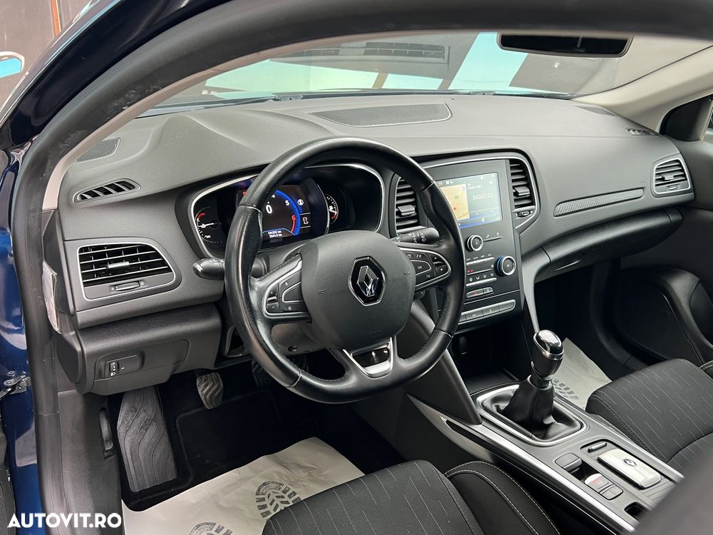 Renault Megane Grandtour TCe 140 GPF LIMITED - 10