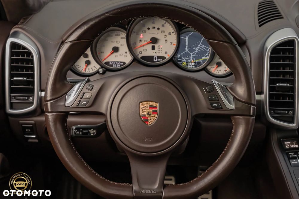 Porsche Cayenne Turbo S - 29