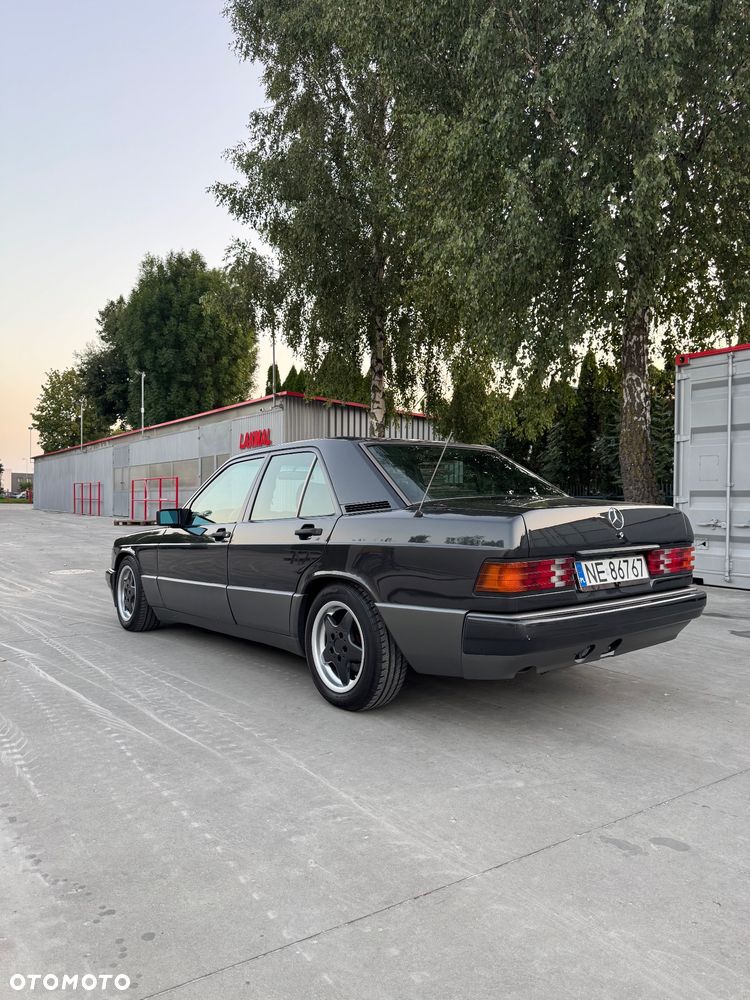 Mercedes-Benz W201 (190) - 4