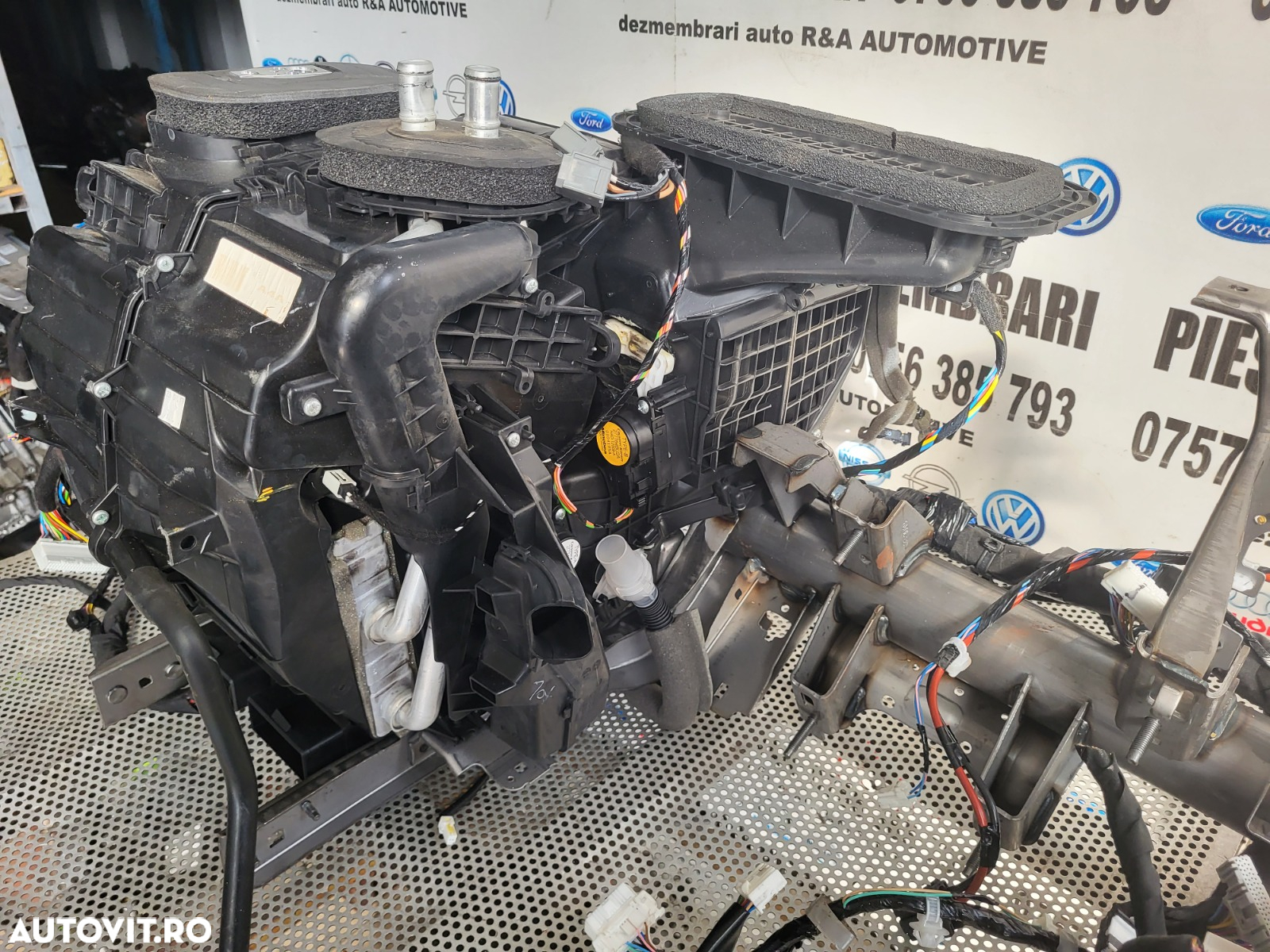 Carcasa Aeroterma Ventilator Habitaclu Tulumba/Radiatoare Bord Armatura Bord Nissan Qashqai J11 An - 5