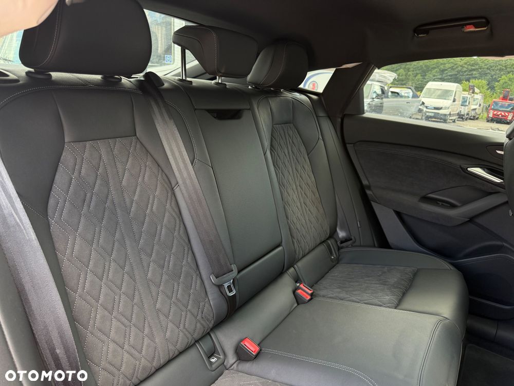 Audi SQ6 - 11