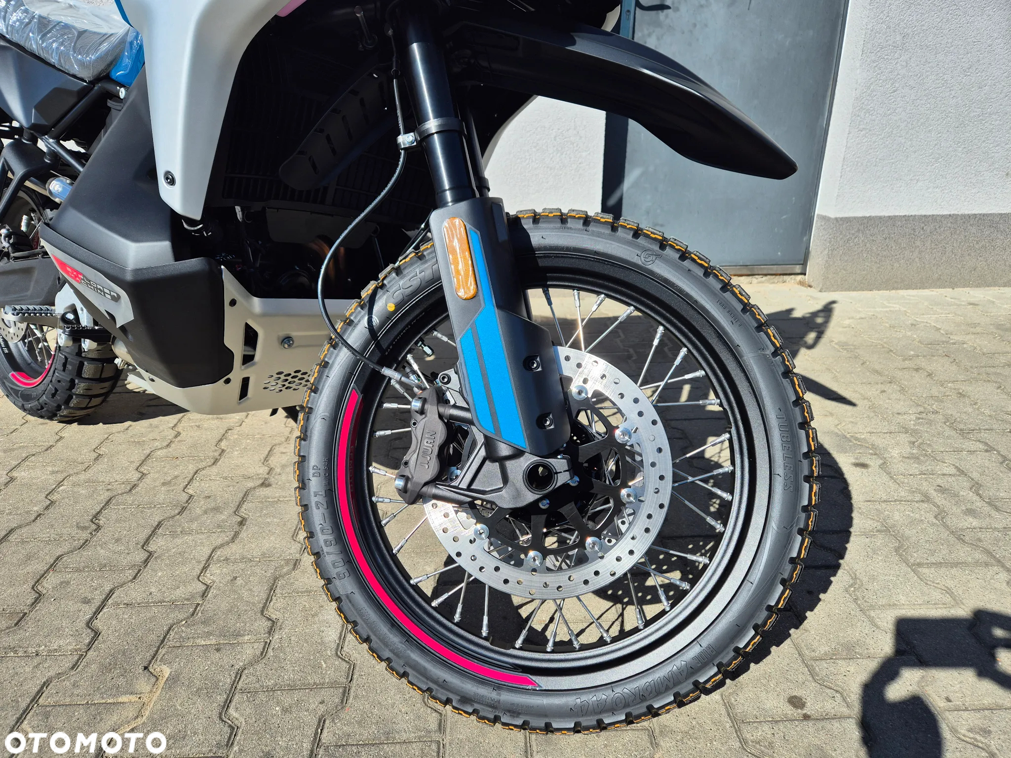 CFMoto MT - 11