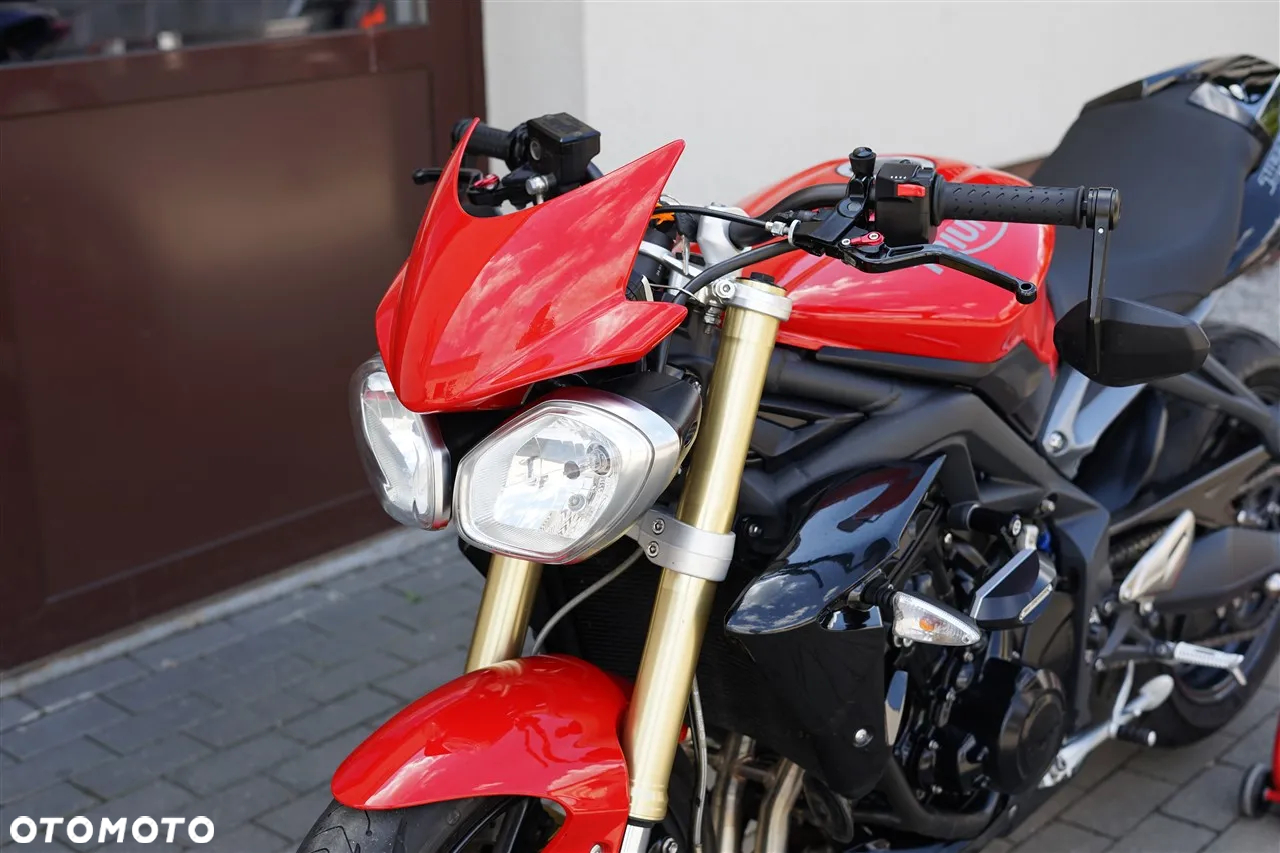 Triumph Street Triple - 30