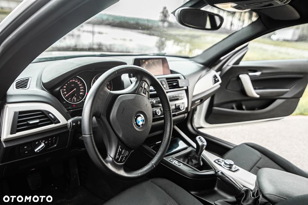 BMW Seria 1 116i - 11