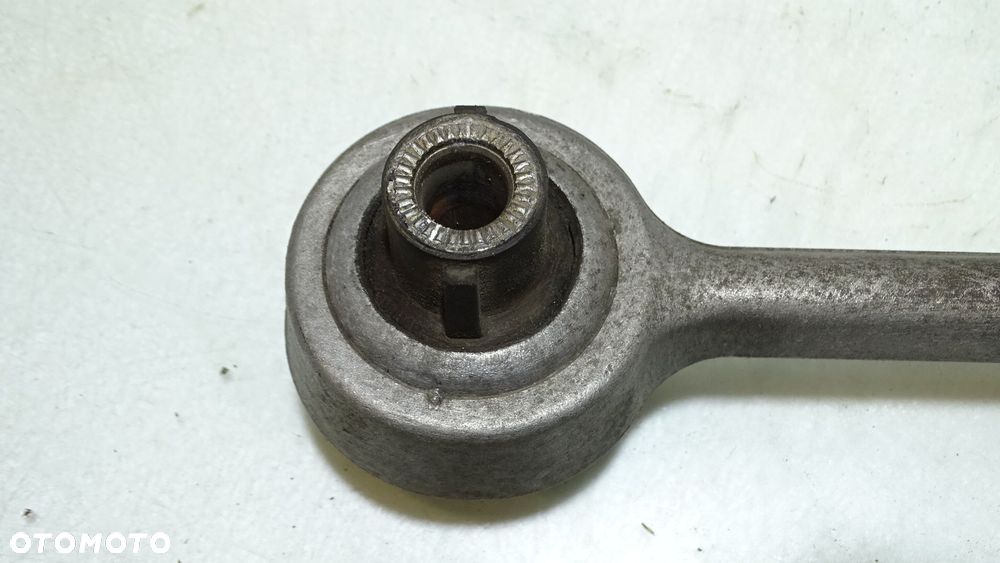 WAHACZ PRAWY PRZÓD BMW E81 116i 2.0 - 5