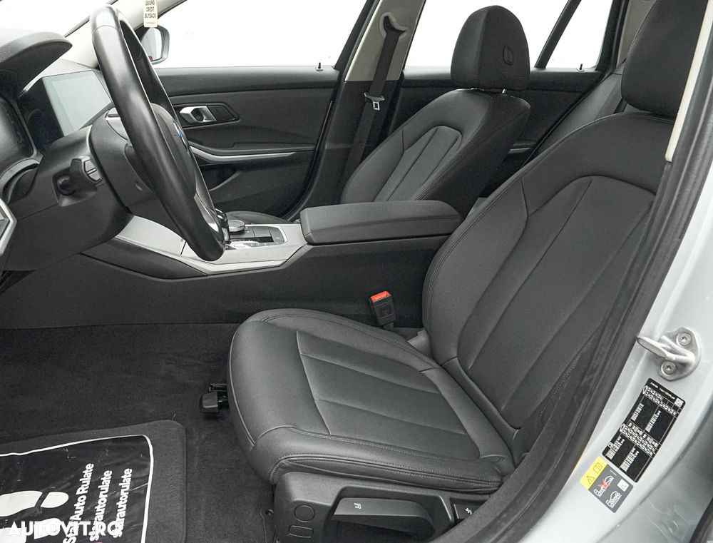 BMW Seria 3 320e Aut. Luxury Line - 14