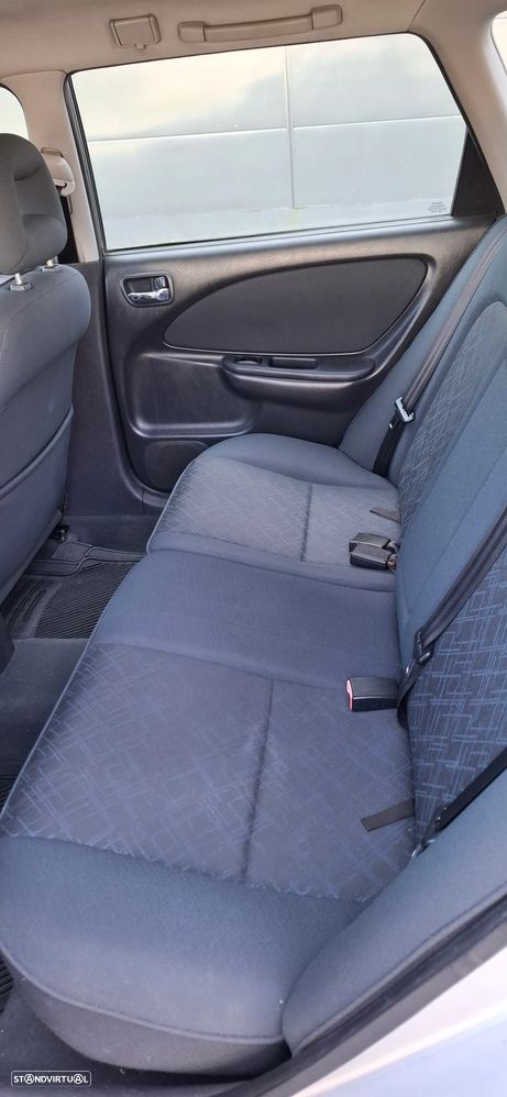 Toyota Avensis SW 2.0 D4D Terra - 14