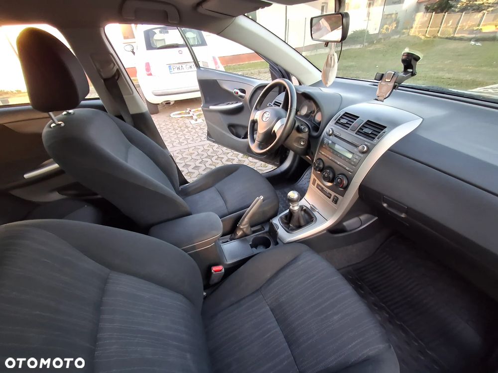 Toyota Corolla 1.6 Luna - 17