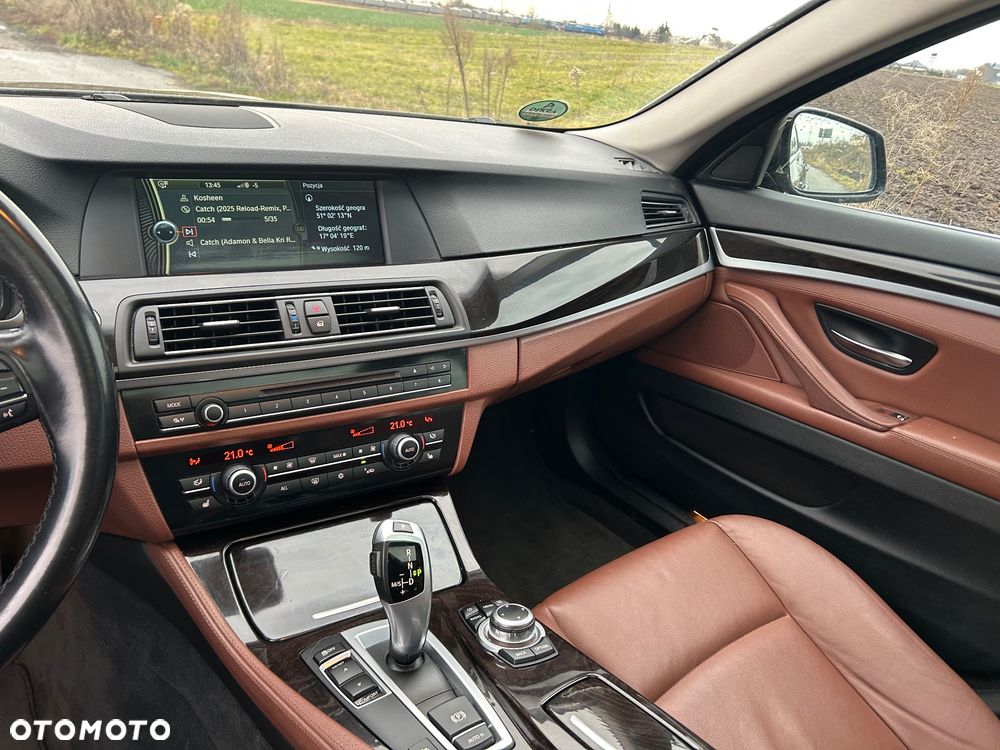 BMW Seria 5 520d Sport-Aut - 30