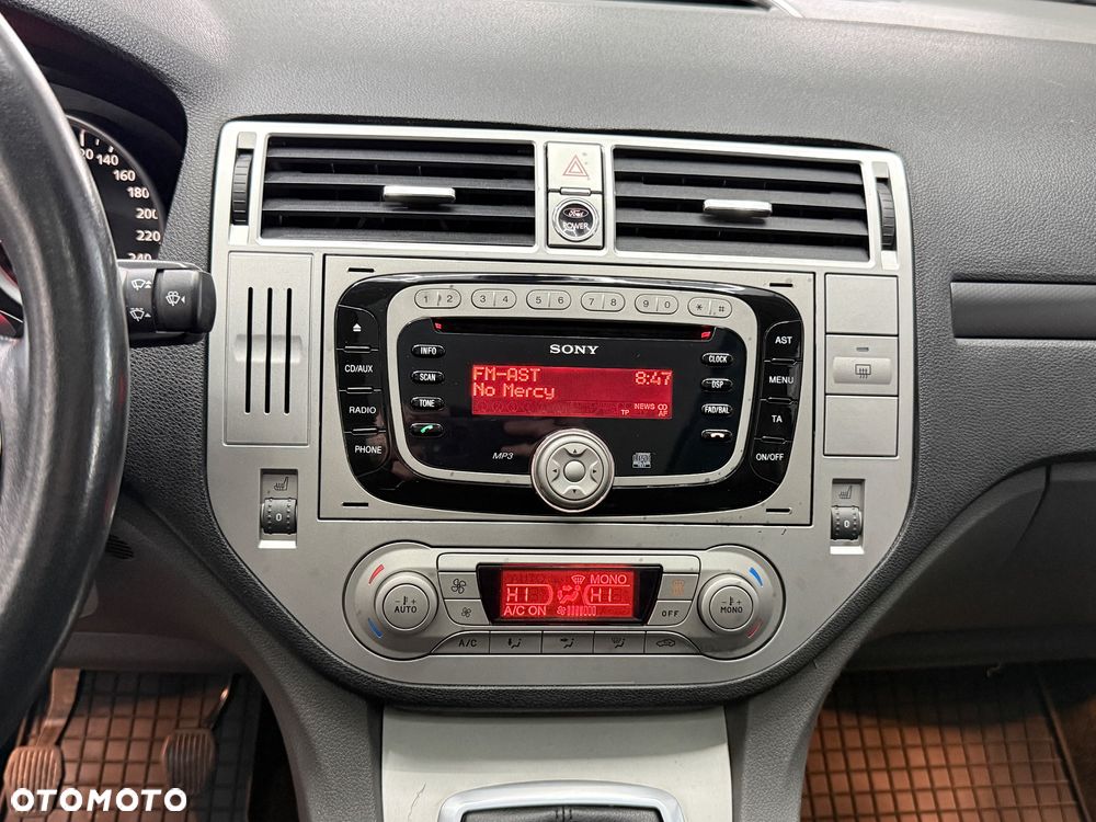 Ford Kuga 2.0 TDCi 2x4 Titanium - 21