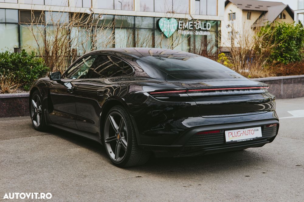 Porsche Taycan - 9