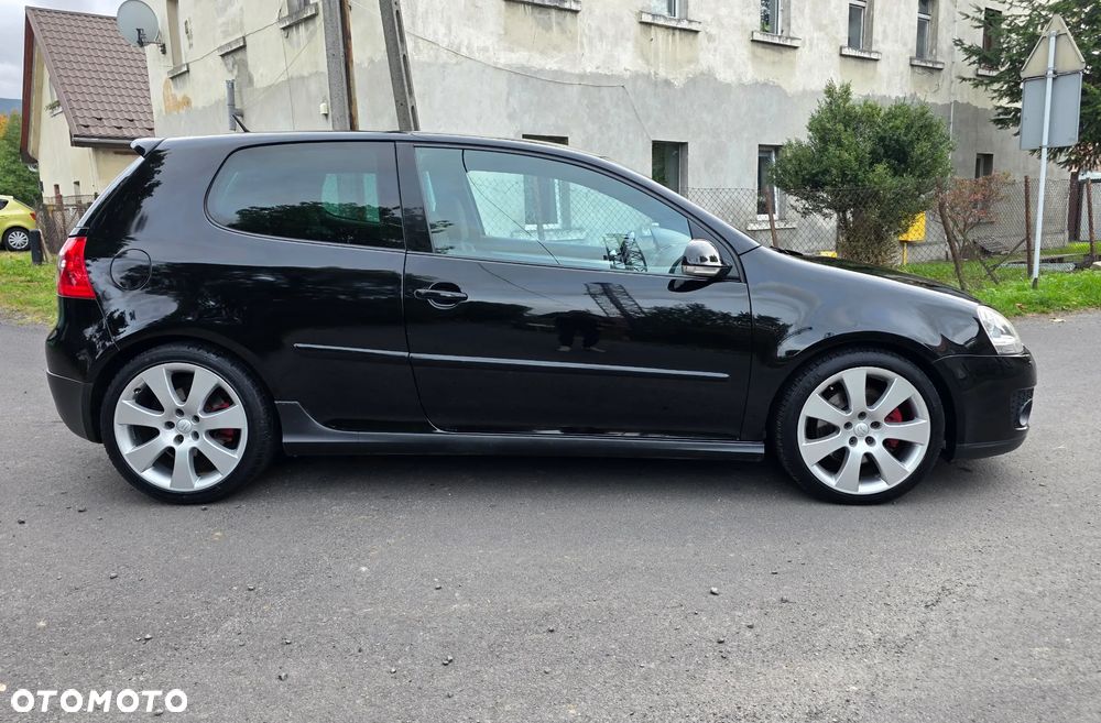 Volkswagen Golf - 8