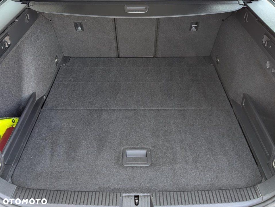 Volkswagen Passat - 36