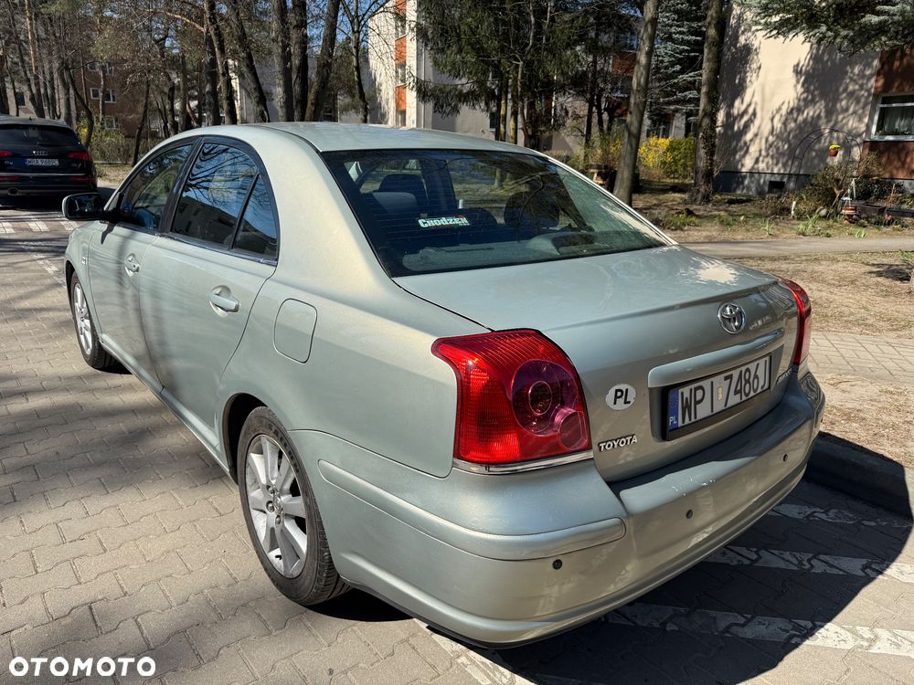 Toyota Avensis 1.8 VVT-i Sol - 5