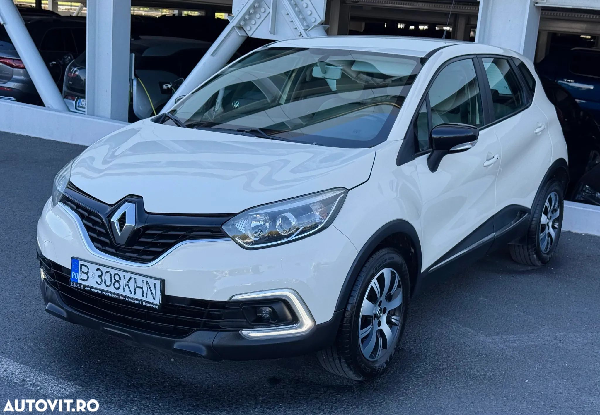 Renault Captur TCe Life - 1