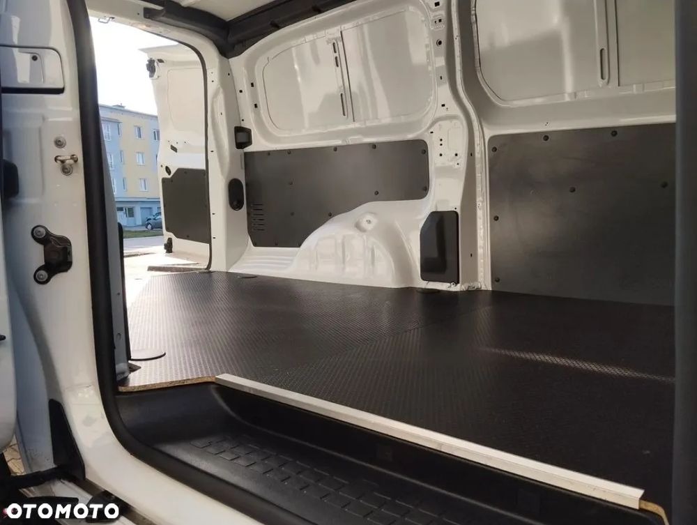 Opel Vivaro Lang - 9