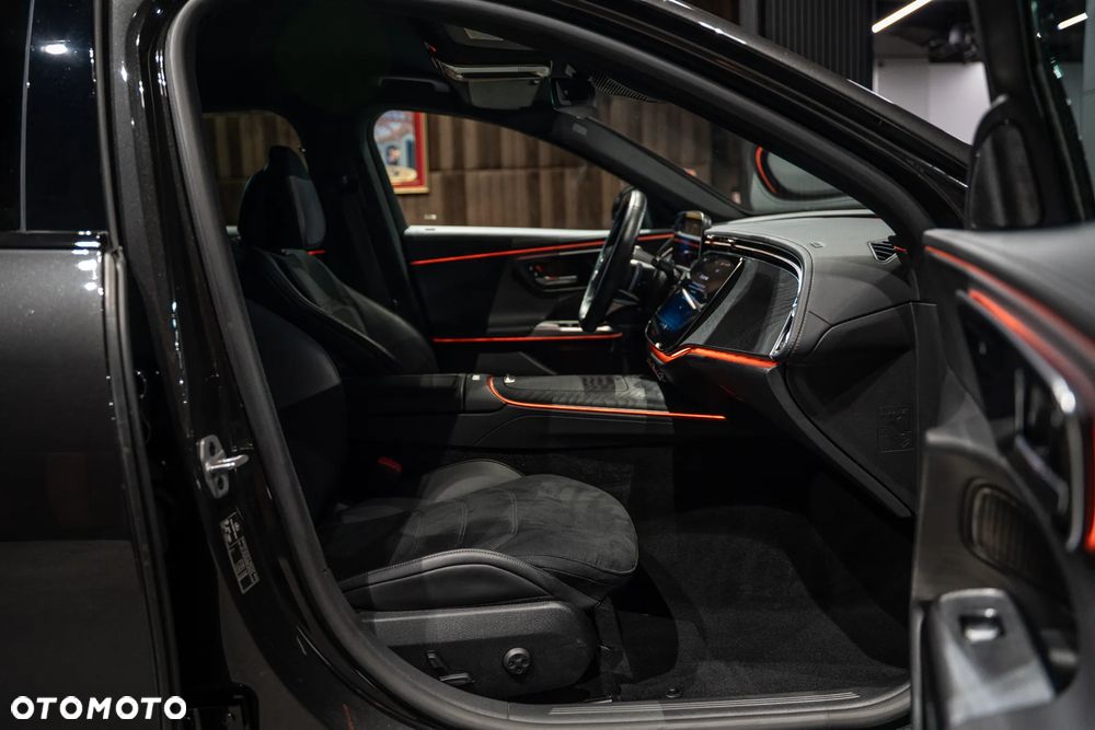 Mercedes-Benz Klasa E 220 d mHEV 4-Matic AMG 9G-Tronic - 23