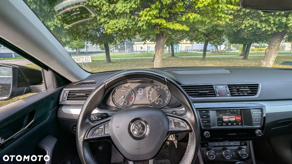 Skoda Superb 2.0 TDI Ambition DSG - 8