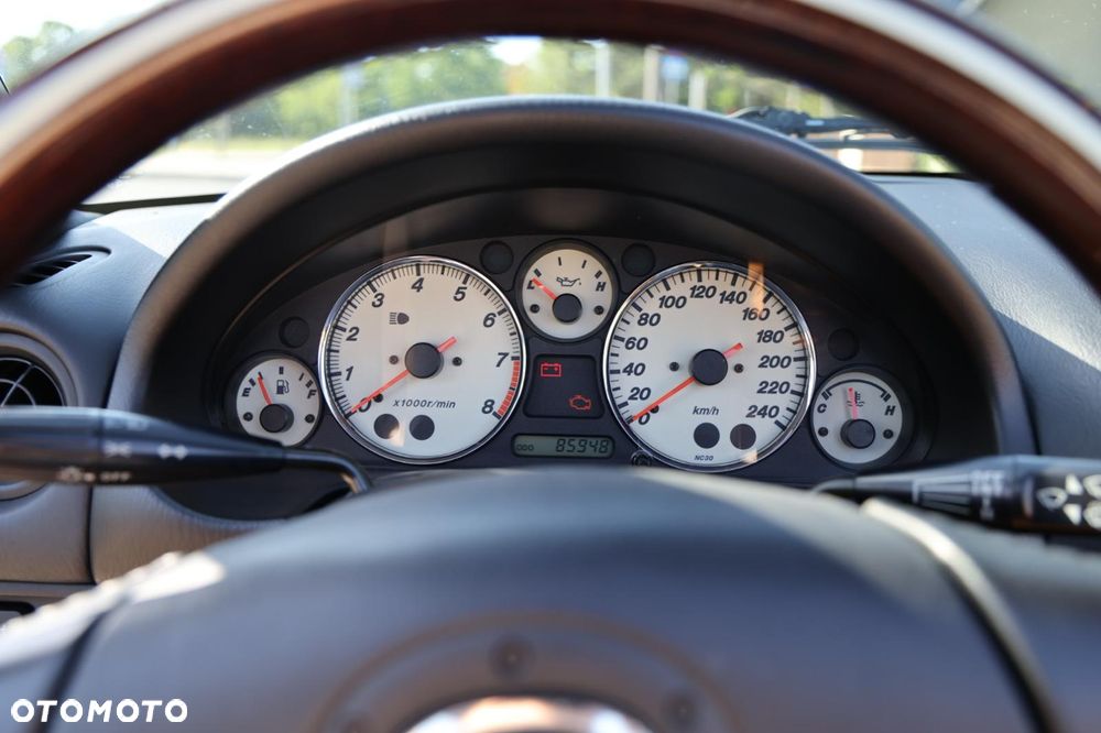 Mazda MX-5 1.8 16V - 18